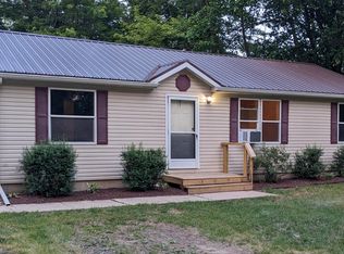 136 Phillips St, Colon, MI 49040