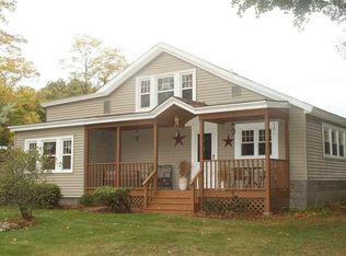 11 Cemetery Rd, Halfmoon, NY 12065