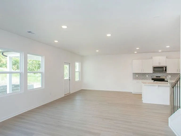 448 Jet Stream Dr — Photo 12