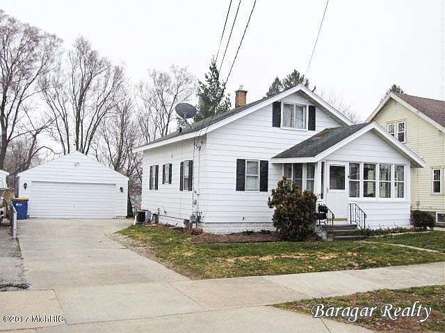 1st image of 1128 Beechwood St NE