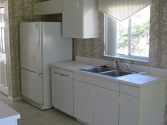 3rd image of 2790 Mariah Dr