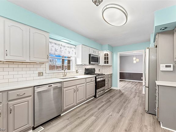 2nd image of 2093 Daniels Ave