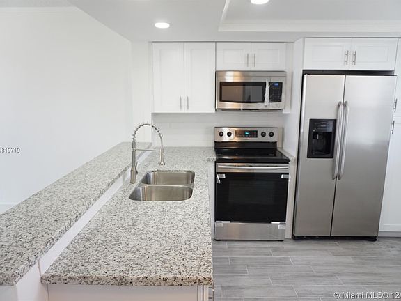 3rd image of 18555 NE 14th Ave APT 503