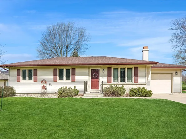 1530 S 15th Ave W, Newton, IA 50208