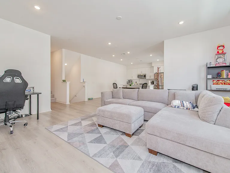 12249 Mirasol Loop #F — Photo 5