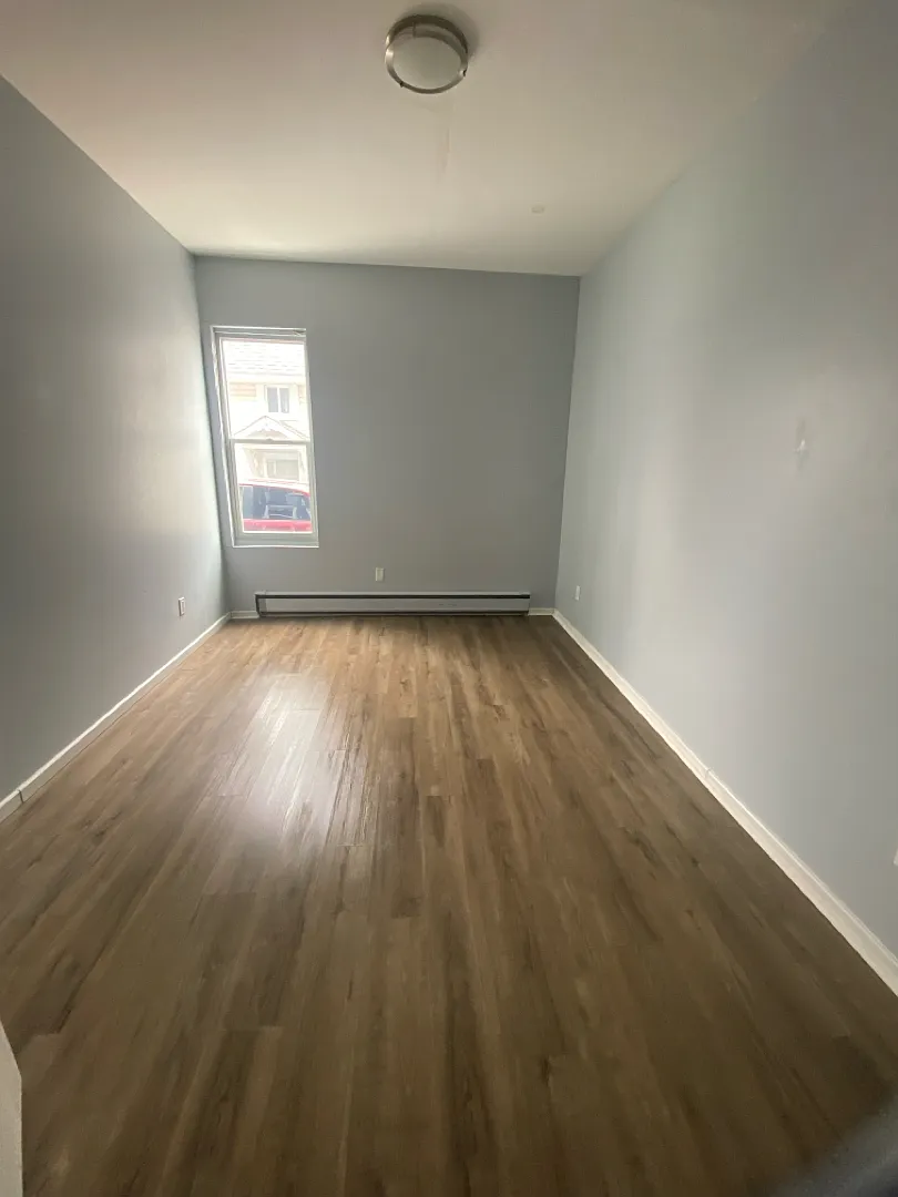 2 bed, $1,400 — Photo 3