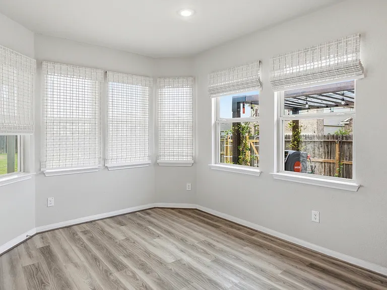 10051 Mulhouse Dr — Photo 31