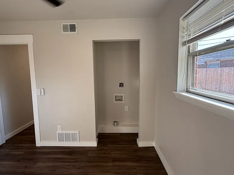 2209 Marshall Dr — Photo 20