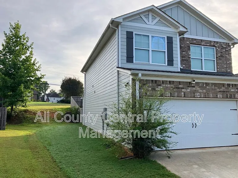 8209 Owen Park Dr — Photo 2