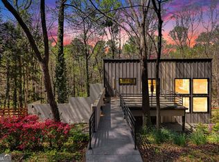 1153 Dawn View Ln NW, Atlanta, GA 30327