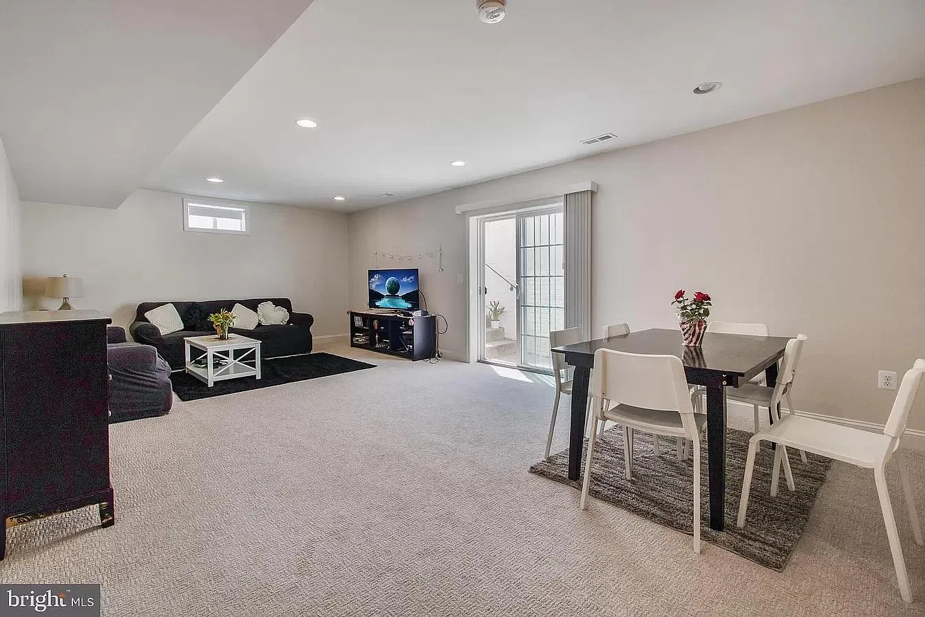Quinlan Dr, Woodbridge — Photo 1