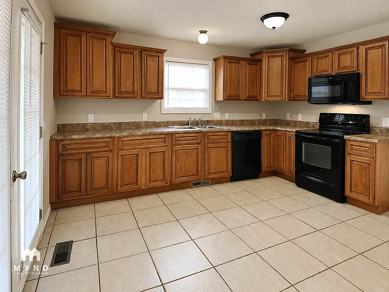 5574 S Lexington Ave — Photo 7