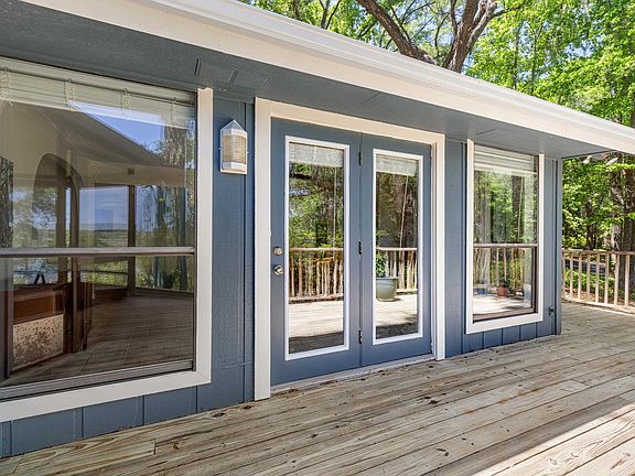 4th image of 4117 Alpine Way