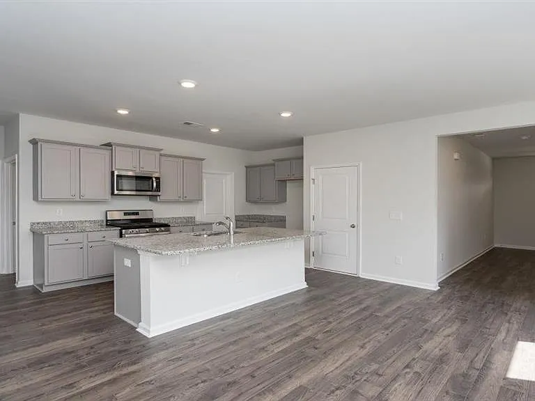 1028 Flintshire Dr — Photo 8
