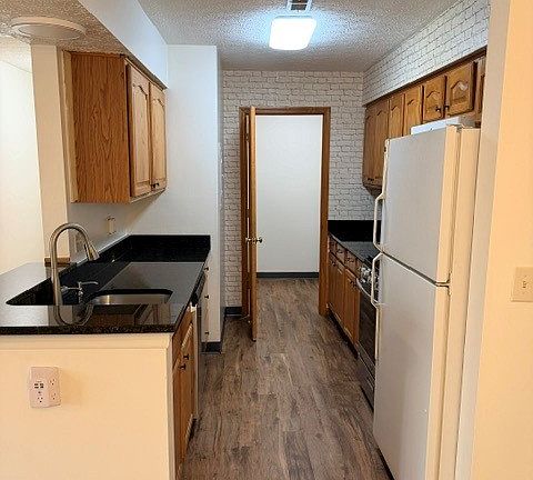 4th image of 2229 Hedgerow Rd Unit B