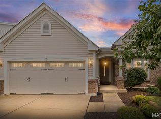 1420 Orchard Lakes Cir, Belleville, IL 62220