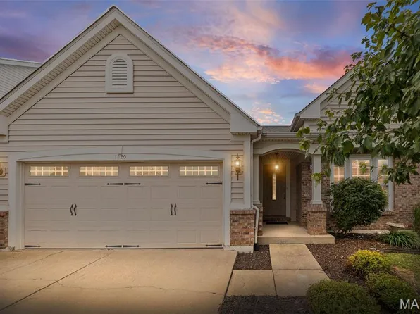 1420 Orchard Lakes Cir, Belleville, IL 62220