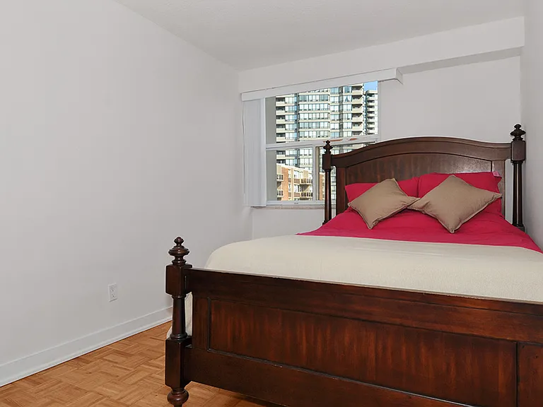 1286 Islington Ave — Photo 13