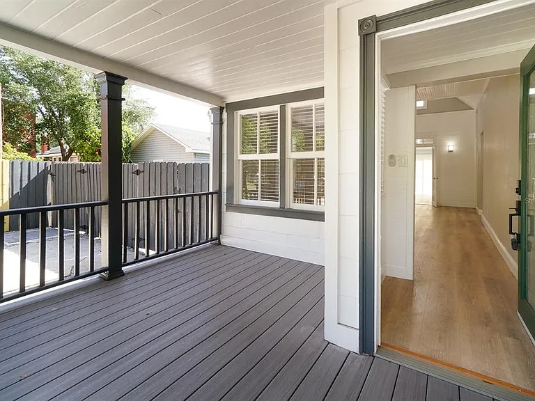 437 N Shine Ave — Photo 3