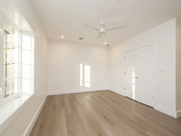 1110 Truman Ave — Photo 8