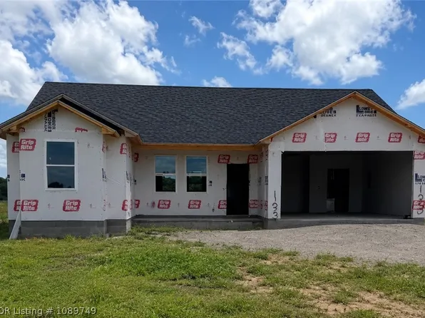 133 Countryside Way, Pocola, OK 74902
