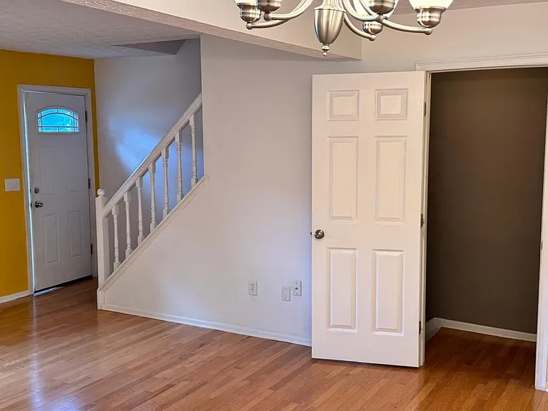 1238 Michigan Ave — Photo 5