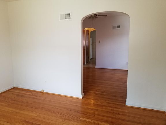 5th image of 6716 Lansdowne Ave