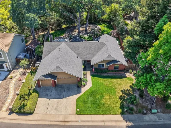 202 Firestone Dr, Roseville, CA 95678
