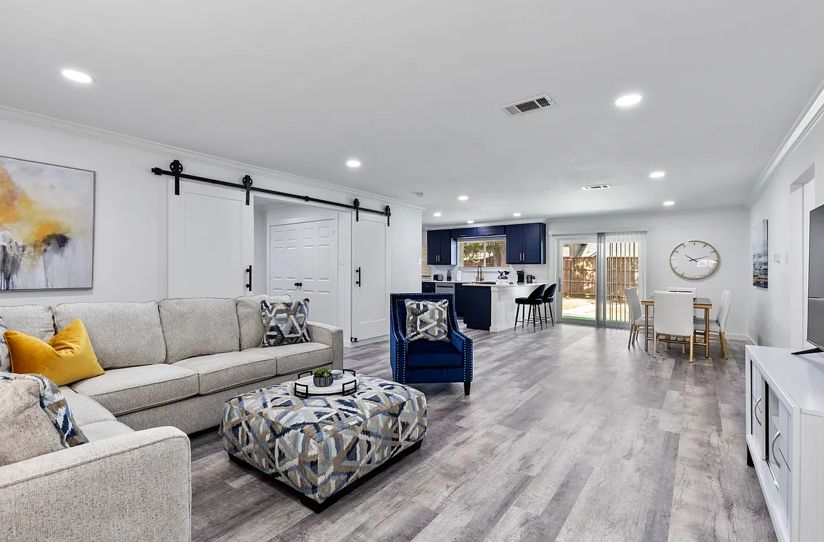 Building Photo - 1044 Meadowbrook Dr
