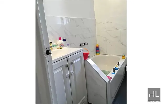 Rented by Highline Residential | media 18