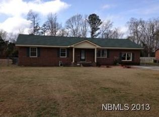 1403 Norwich Rd, New Bern, NC 28562