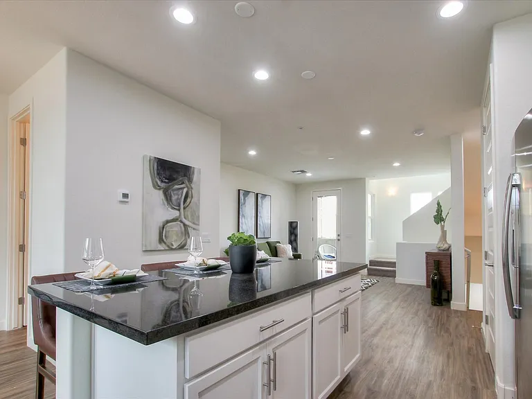 8th & Row Townhomes — Photo 21