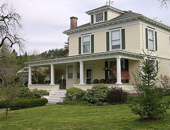 1st image of 308 SE Walnut St