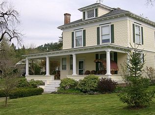 308 SE Walnut St, Oakland, OR 97462