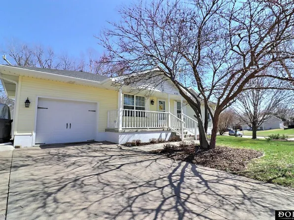 610 N 14th St, Arlington, NE 68002
