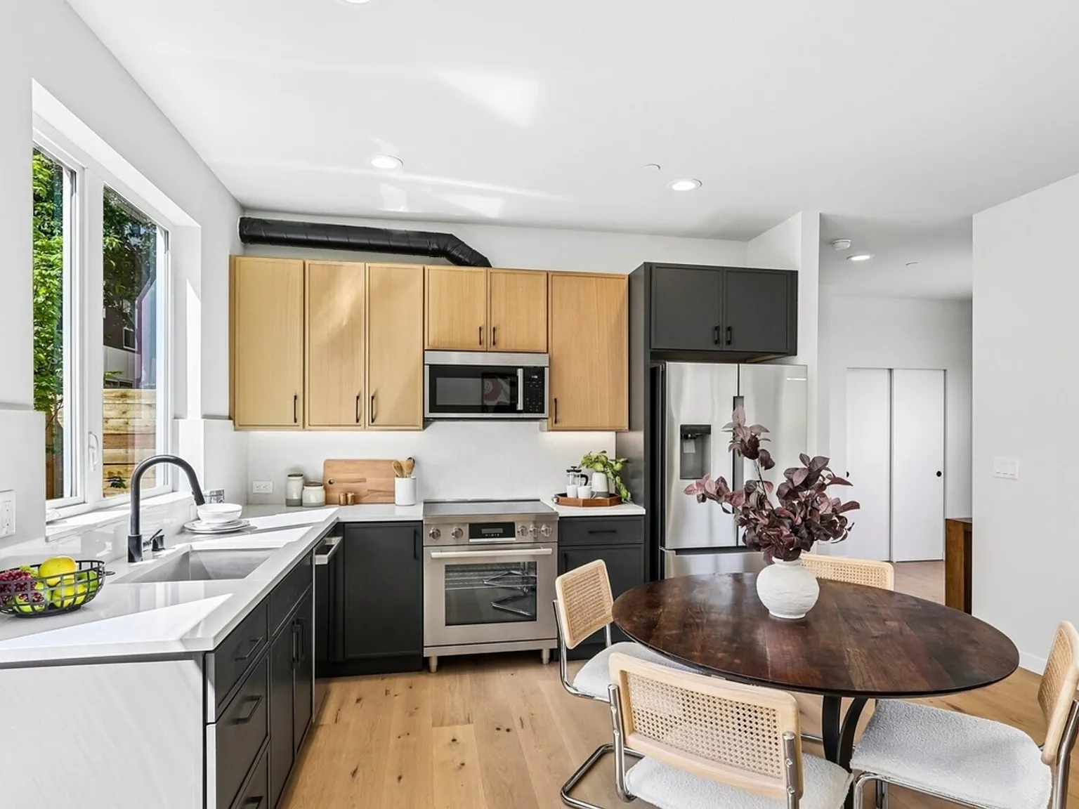 4425 Fremont Ave — Photo 1