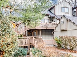 548 Meredith Ln, Cuyahoga Falls, OH 44223