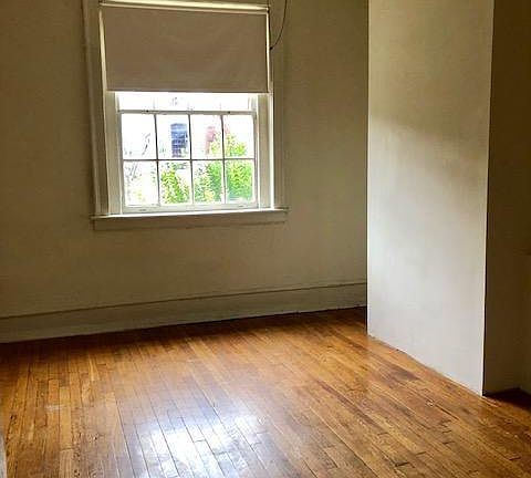 3rd image of 1124 W Grace St APT 1