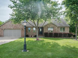 1806 Colonial Dr, Marion, IL 62959