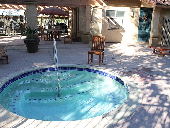 Additional Jacuzzi in private area