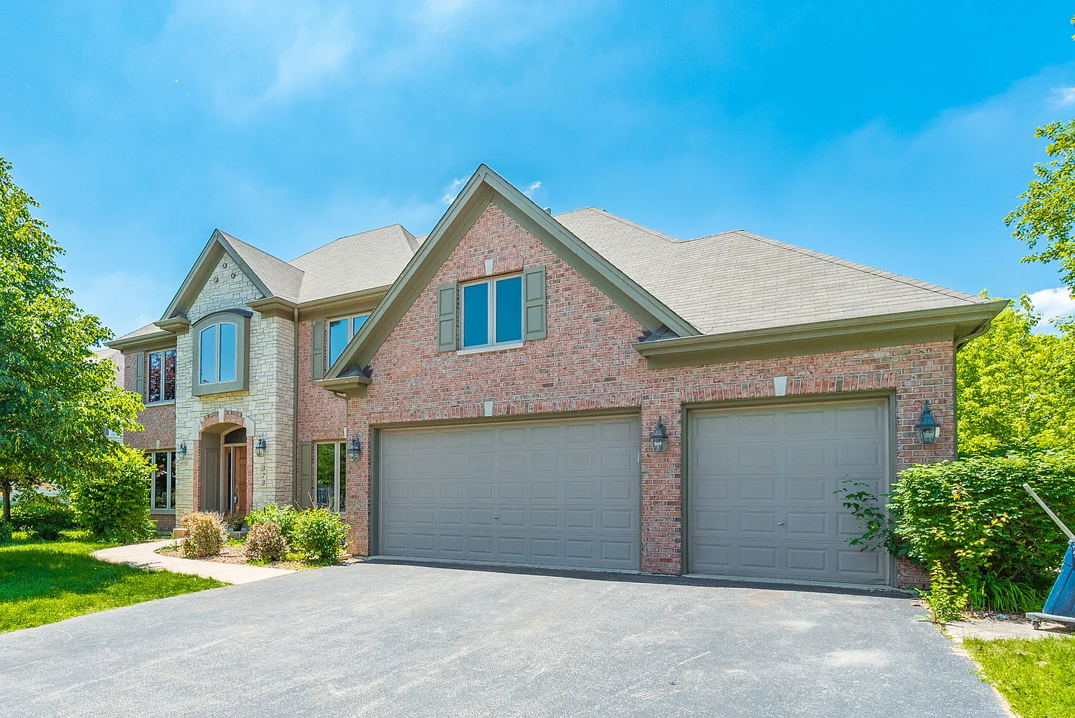 373 Violet Ln photo 1