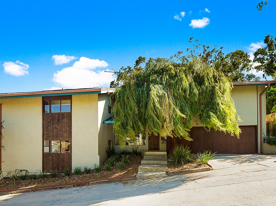 1st image of 2812 Bright Ln