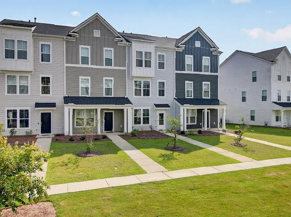 861 Recess Point Dr, Moncks Corner, SC 29461