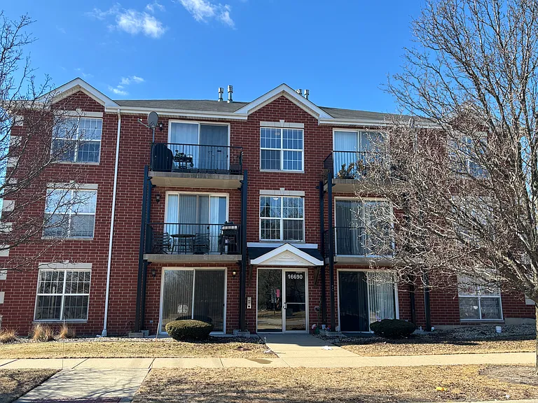 16690 Liberty Cir #1S — Photo 1