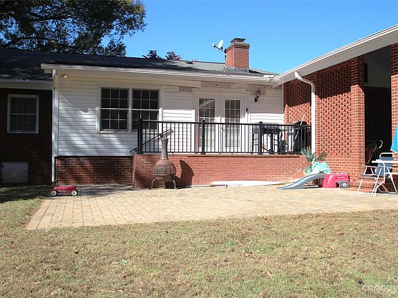 4th image of 401 Neisler Dr