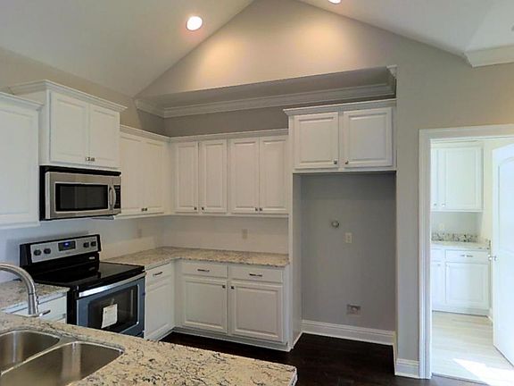 5th image of 101 Braxton Dr