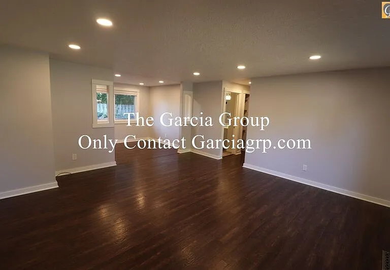 1102 NE Kathryn St — Photo 12