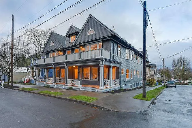 707 SE 16th Ave #707 — Photo 2