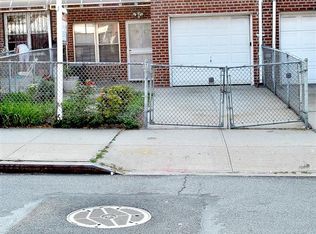 2526 College Point Blvd, Flushing, NY 11354