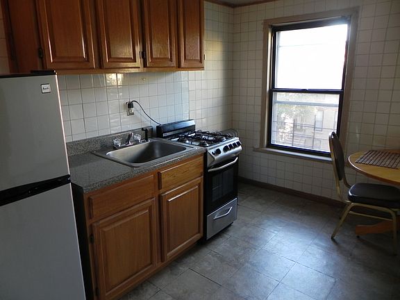 5th image of 480 Washington Ave